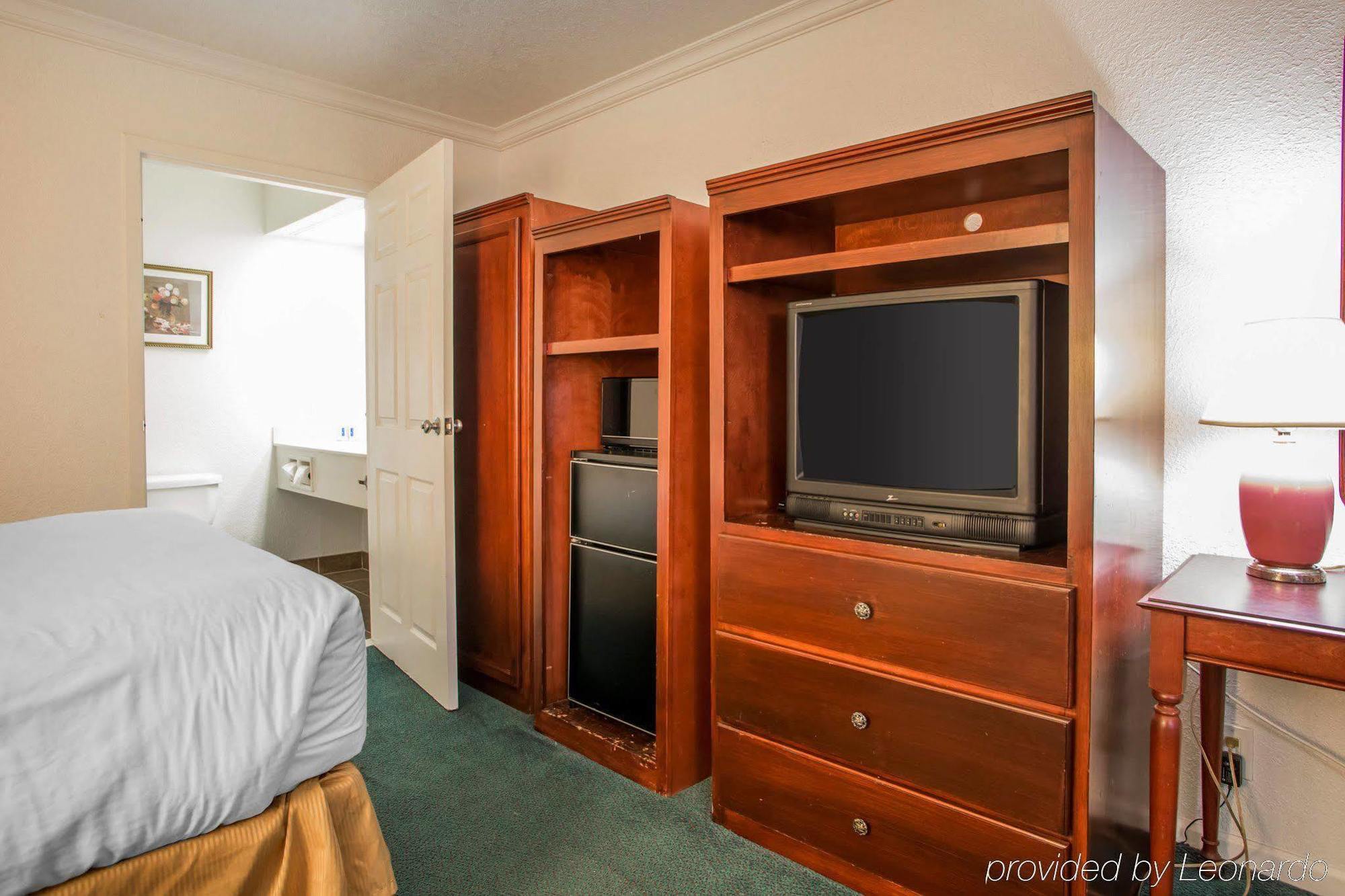 Hometowne Studios By Red Roof Egg Harbor-Atlantic City Airport Egg Harbor Township Dış mekan fotoğraf