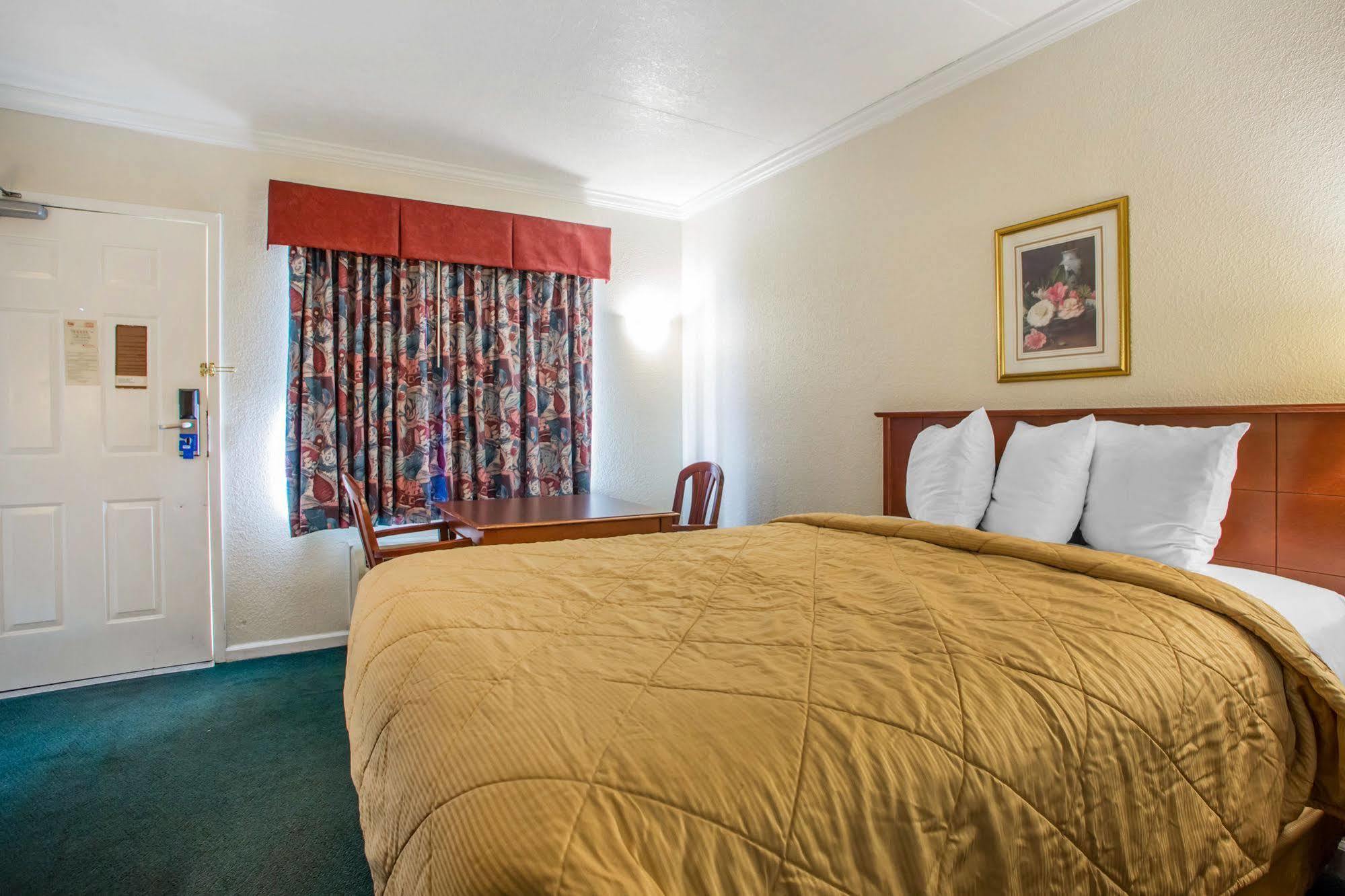 Hometowne Studios By Red Roof Egg Harbor-Atlantic City Airport Egg Harbor Township Dış mekan fotoğraf